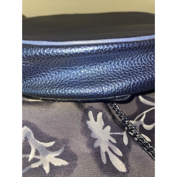 Danielle Nicole X Disney Princess And The Frog Tiana Crossbody Bag - Picture 11 of 16